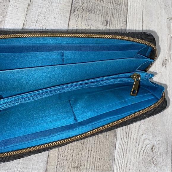 Travelon black & grey leopard print wallet - Picture 9 of 11